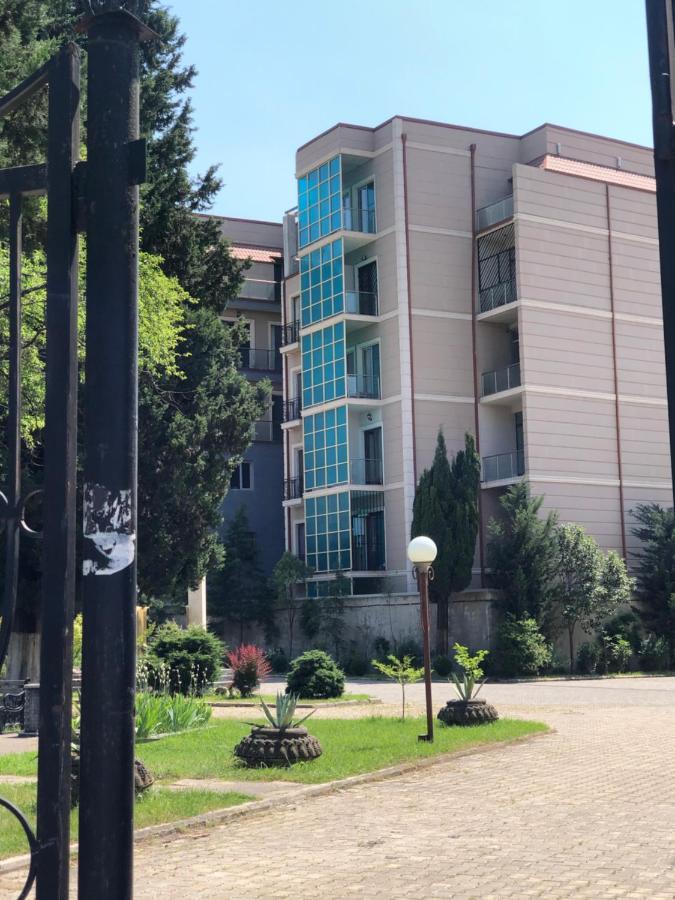 Wellconect Apartment Kutaisi Luaran gambar